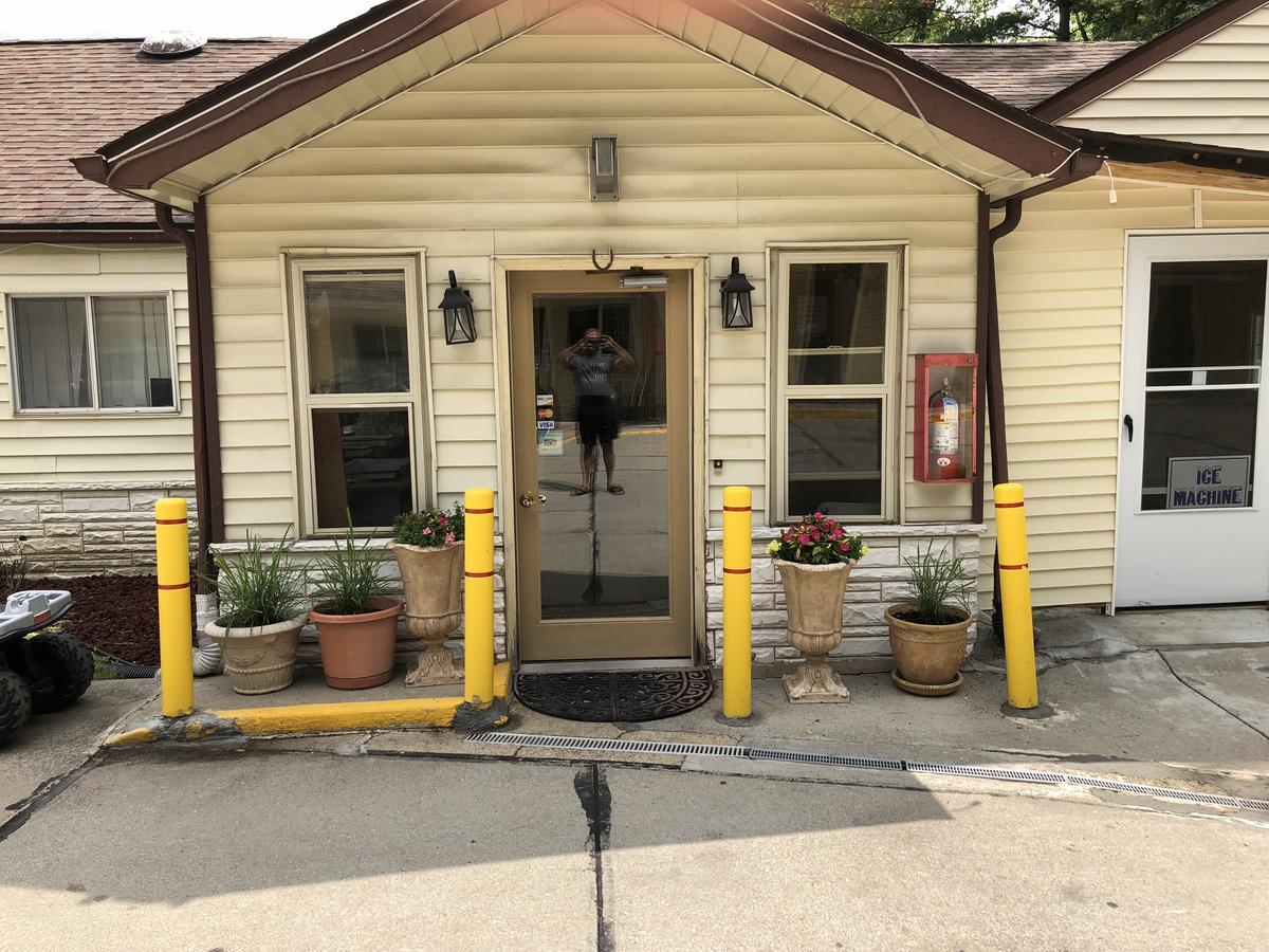 Shields Gratiot View Motel מראה חיצוני תמונה